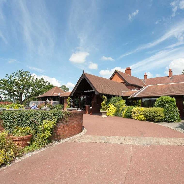 barton-manor-hotel-entrance